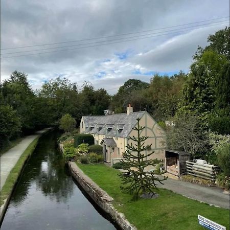 Canalside Cottage In The Heart Of Llangollen. Dış mekan fotoğraf